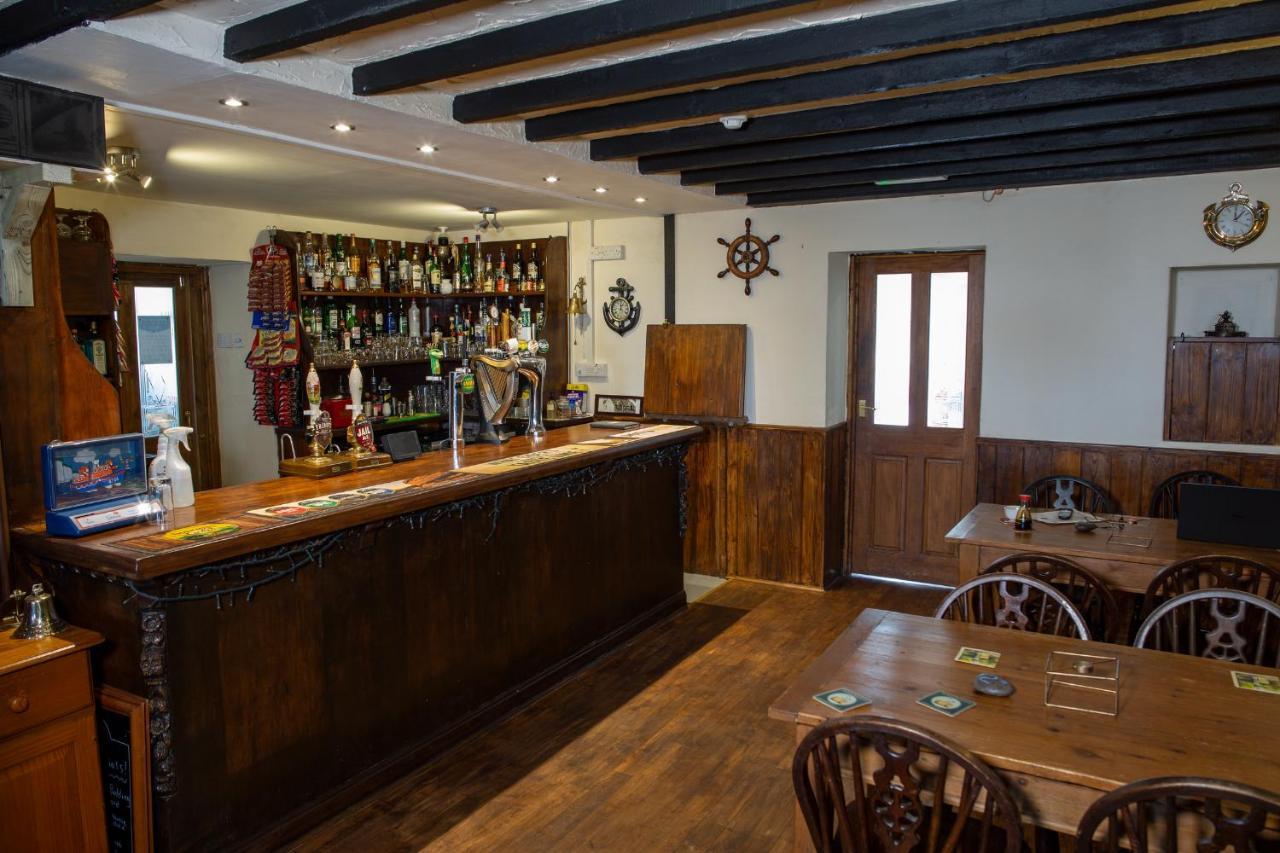 The Anchor Inn Hartland Exteriör bild